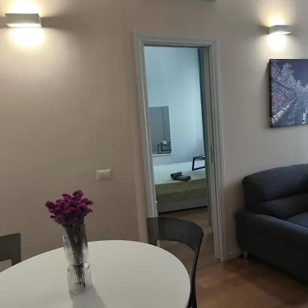 Lovely House San Siro דירה